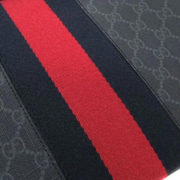 Gucci GG Supreme Clutch Bag - Picture 6 of 9